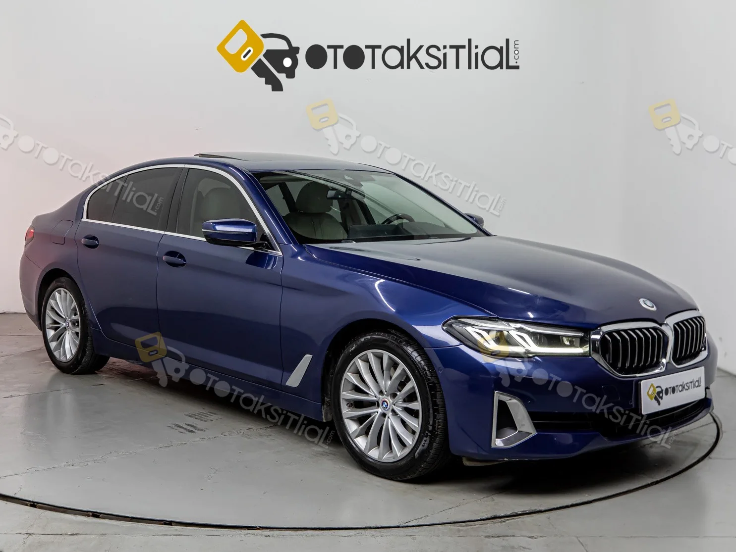 2021 MODEL BMW 520İ